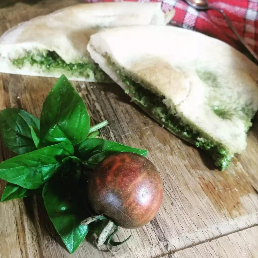 Focaccia pesto et fromage